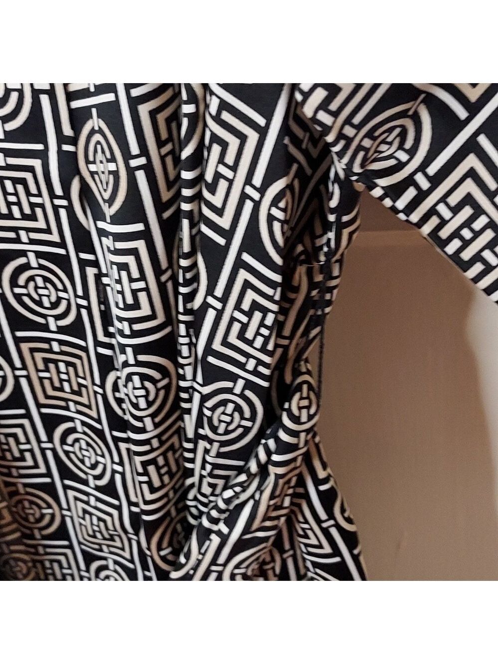 Natori Infinity Robe - Picture 8 of 16
